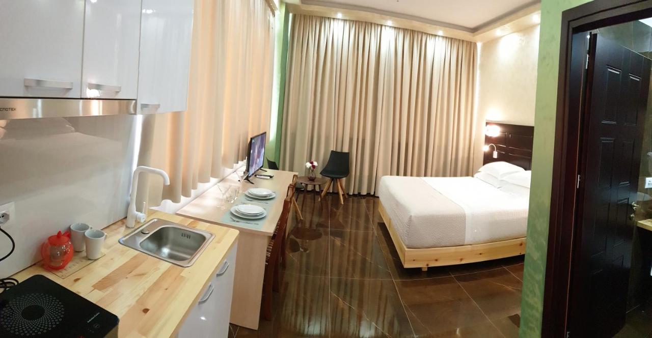 Comfort Hotel Fier Exterior photo