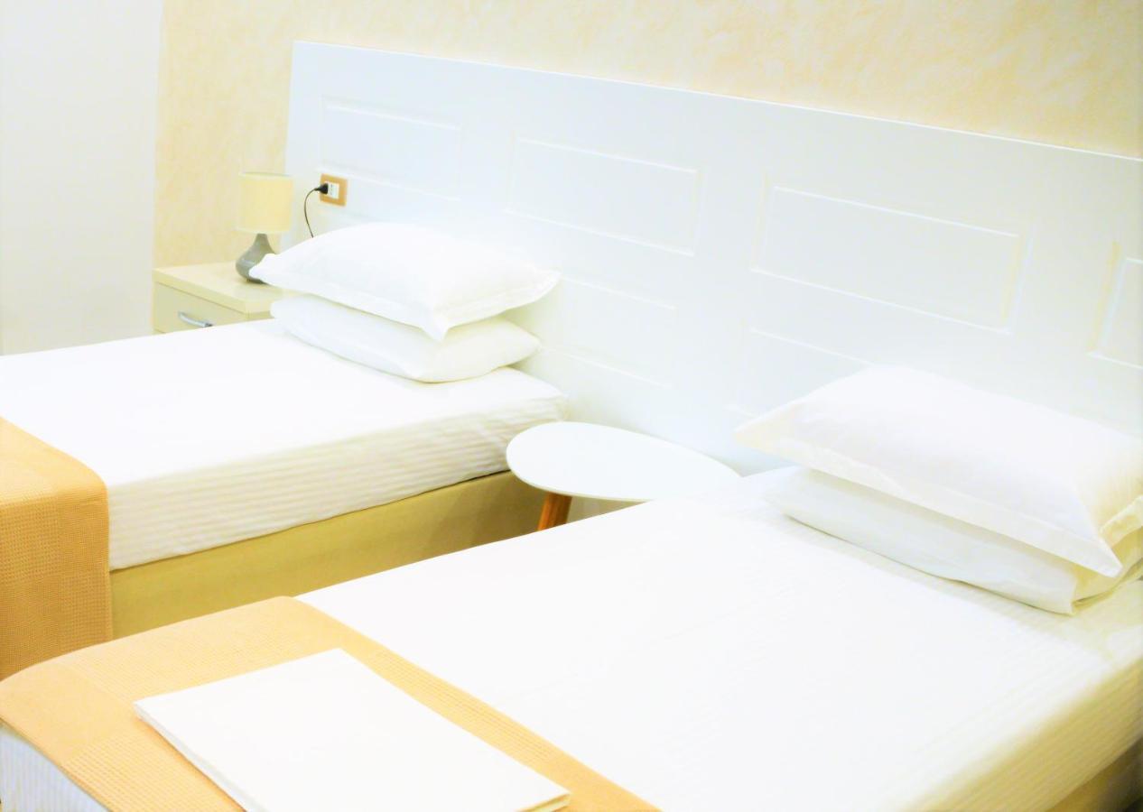 Comfort Hotel Fier Exterior photo