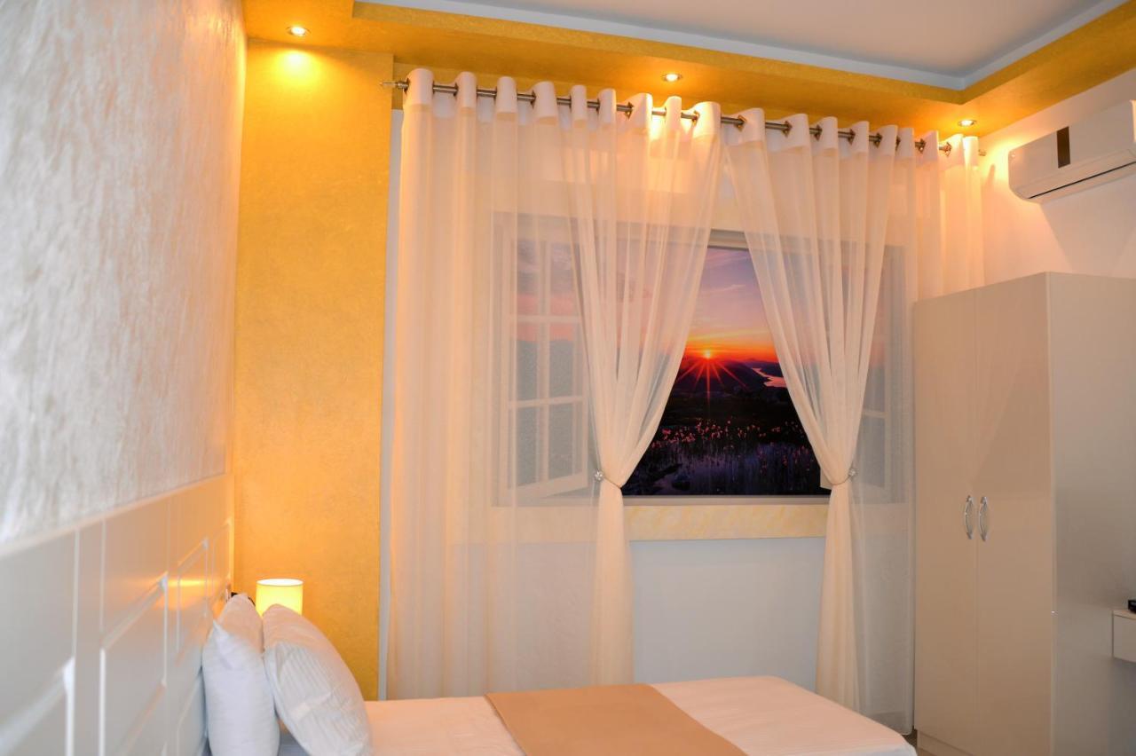 Comfort Hotel Fier Exterior photo